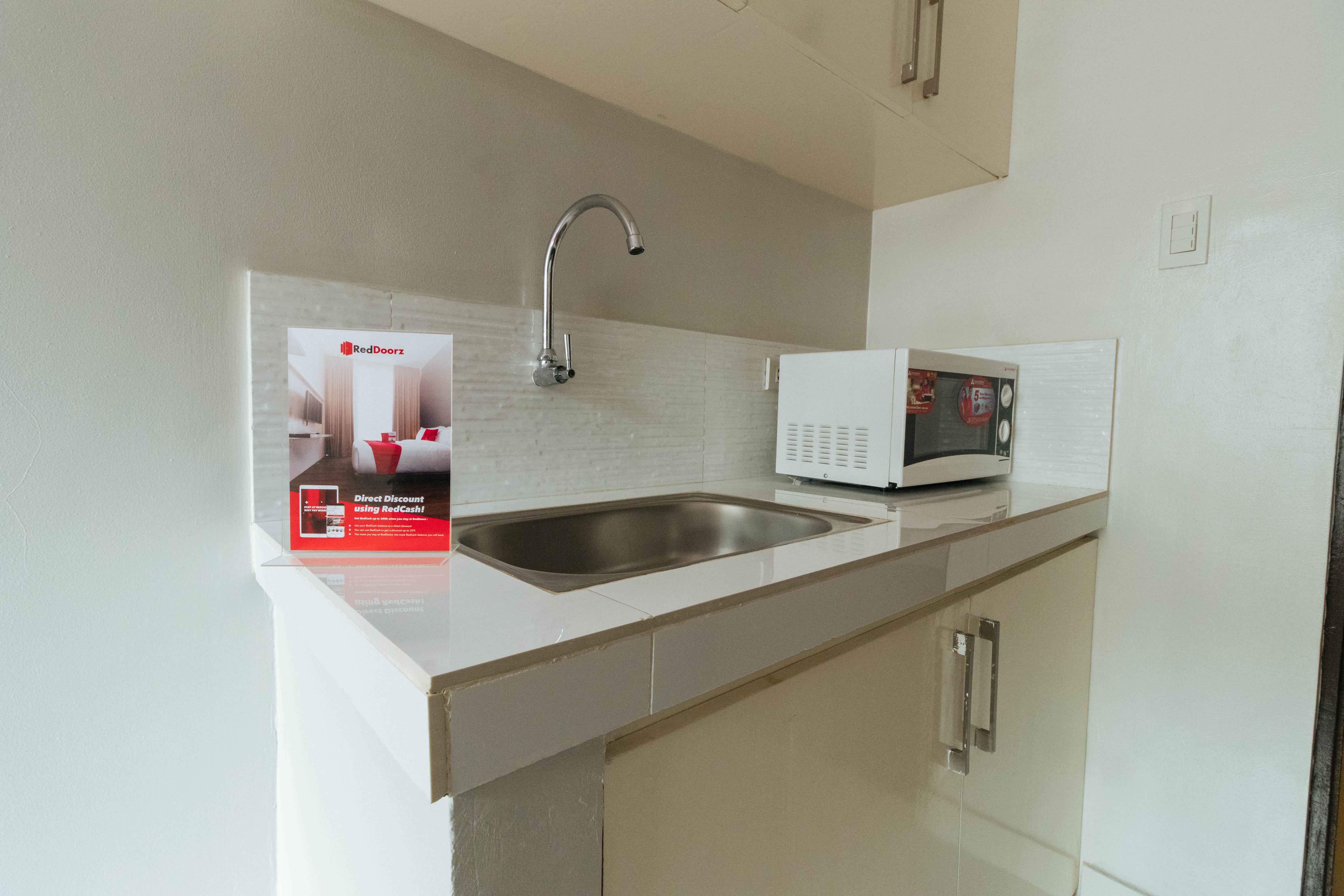 Reddoorz Near Naia Terminal 1 Hotel Paranaque City Ngoại thất bức ảnh