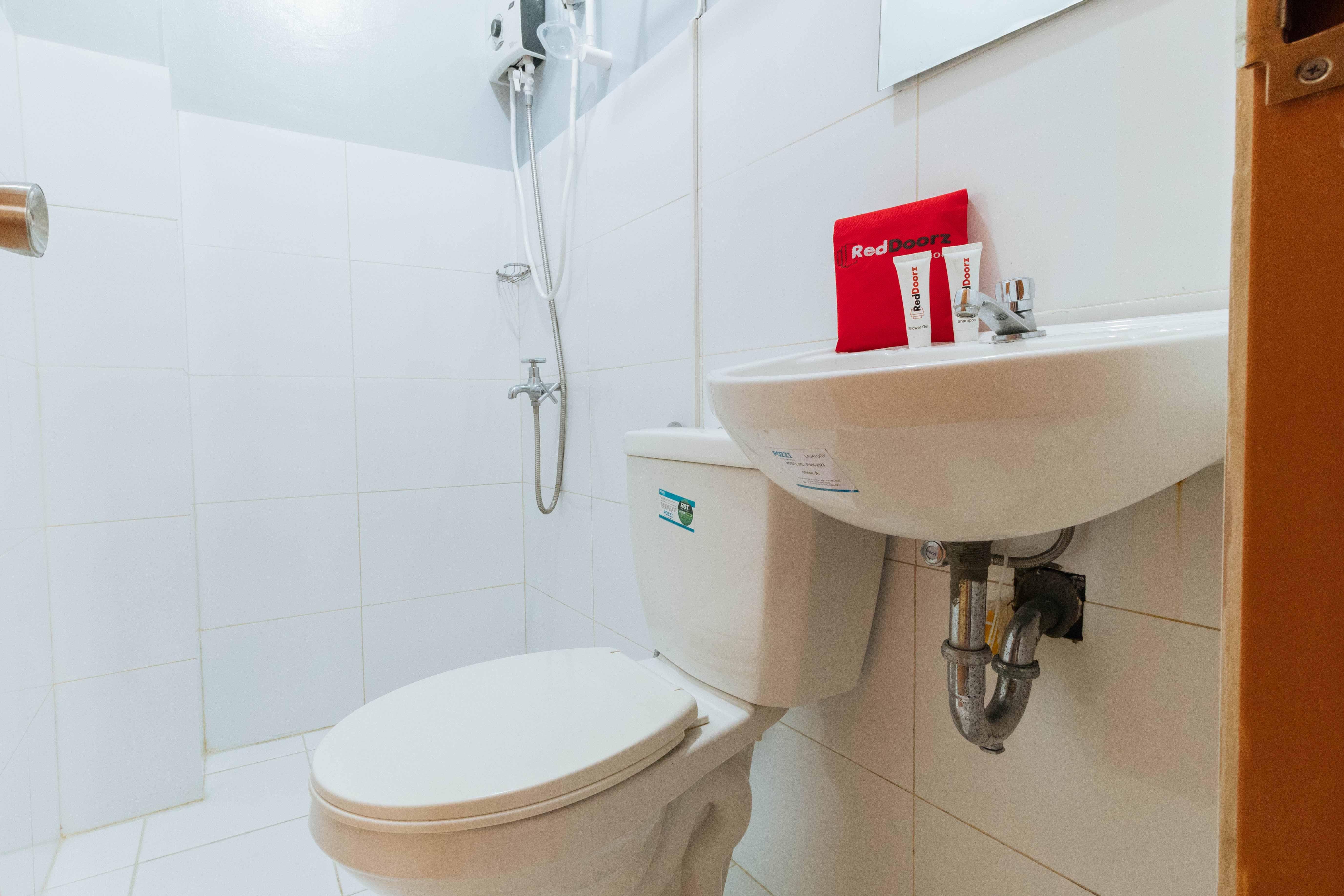 Reddoorz Near Naia Terminal 1 Hotel Paranaque City Ngoại thất bức ảnh