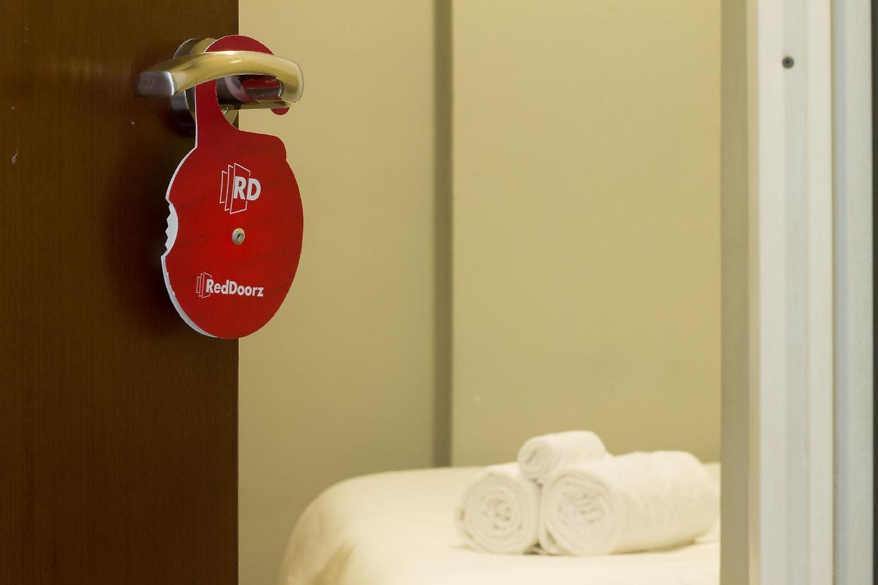 Reddoorz Near Naia Terminal 1 Hotel Paranaque City Ngoại thất bức ảnh