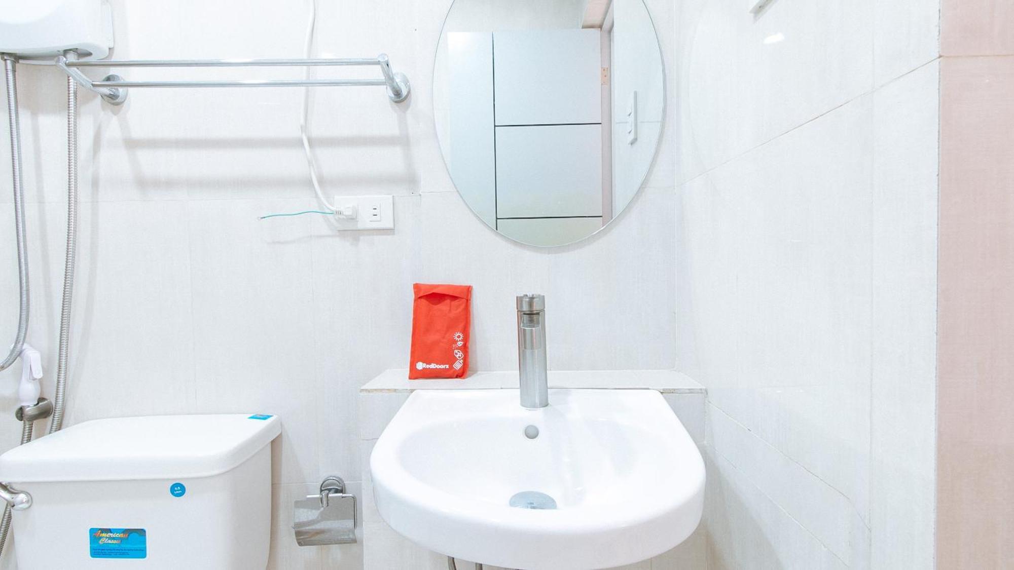 Reddoorz Near Naia Terminal 1 Hotel Paranaque City Ngoại thất bức ảnh