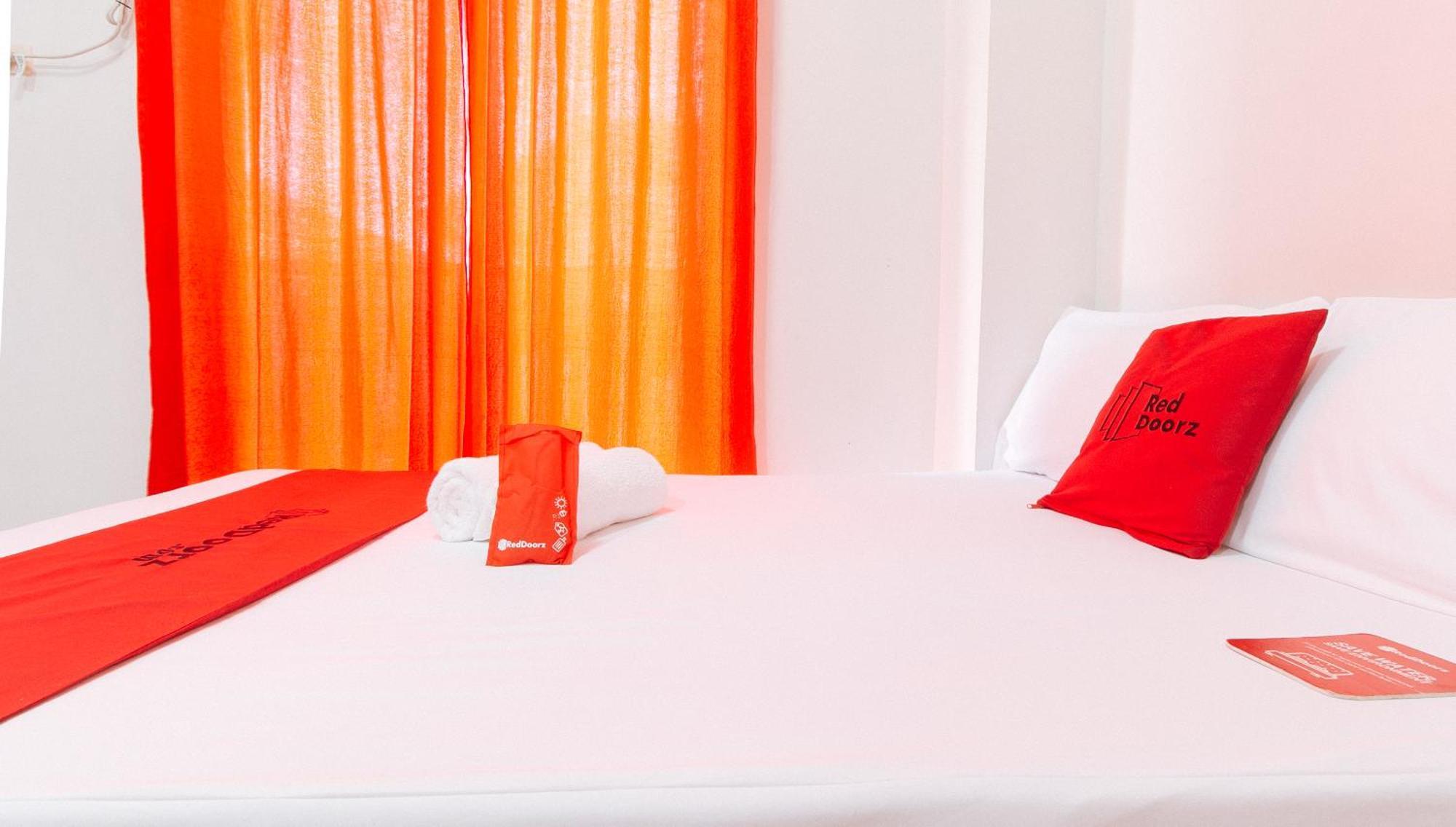 Reddoorz Near Naia Terminal 1 Hotel Paranaque City Ngoại thất bức ảnh