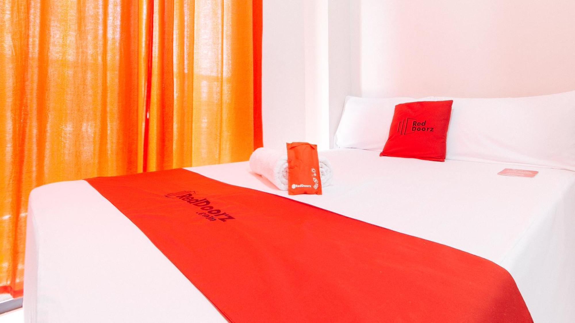 Reddoorz Near Naia Terminal 1 Hotel Paranaque City Ngoại thất bức ảnh