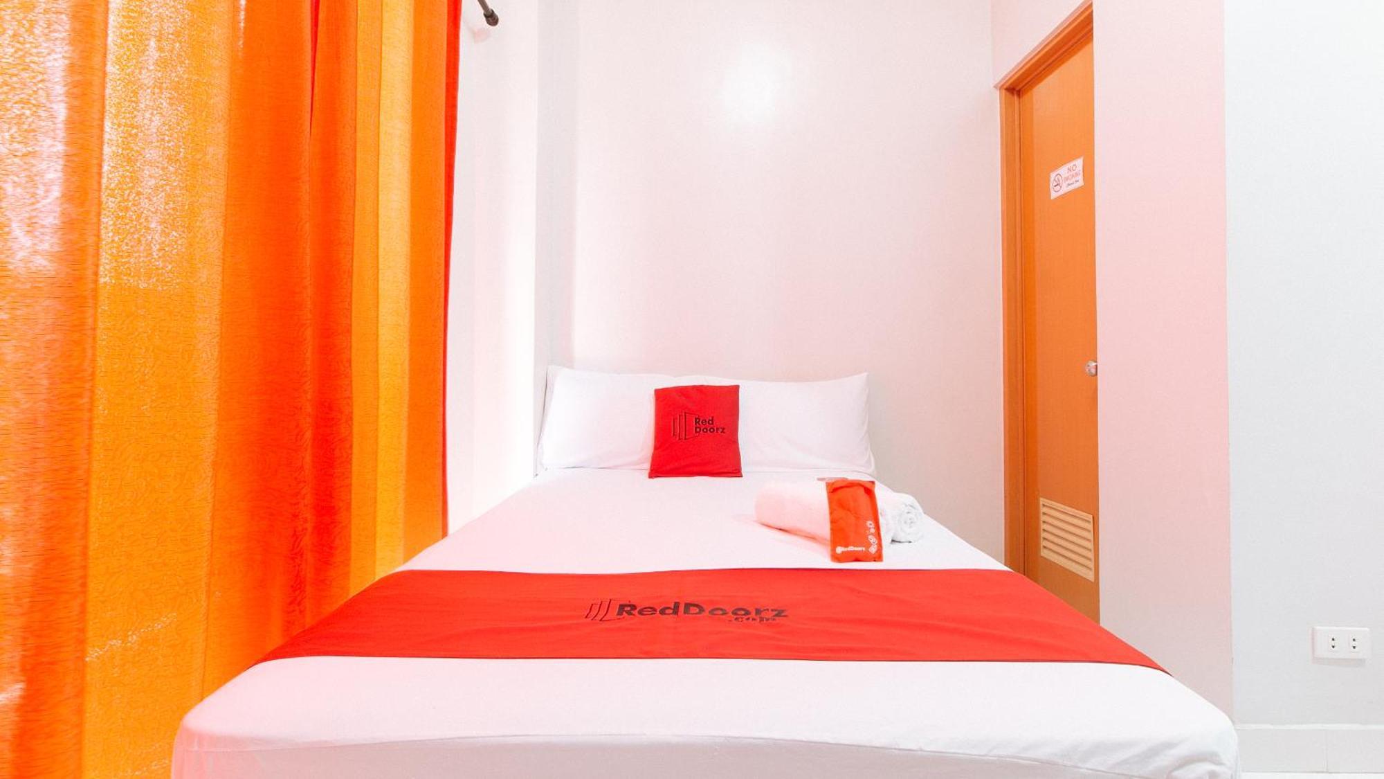 Reddoorz Near Naia Terminal 1 Hotel Paranaque City Ngoại thất bức ảnh