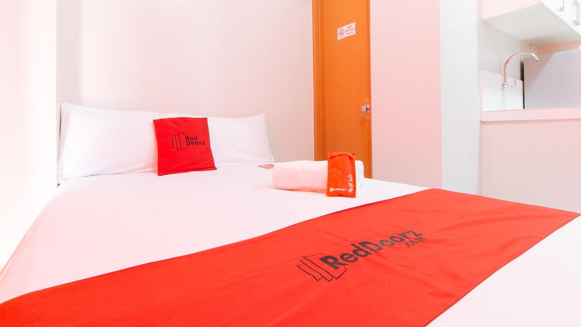 Reddoorz Near Naia Terminal 1 Hotel Paranaque City Ngoại thất bức ảnh