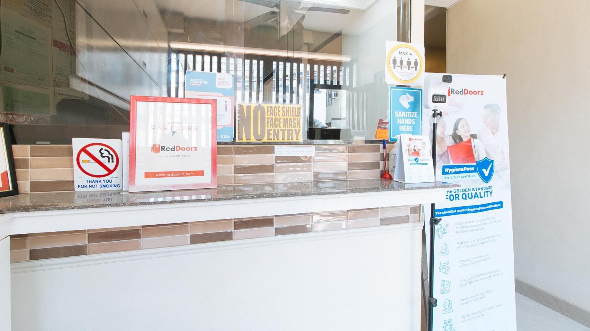 Reddoorz Near Naia Terminal 1 Hotel Paranaque City Ngoại thất bức ảnh