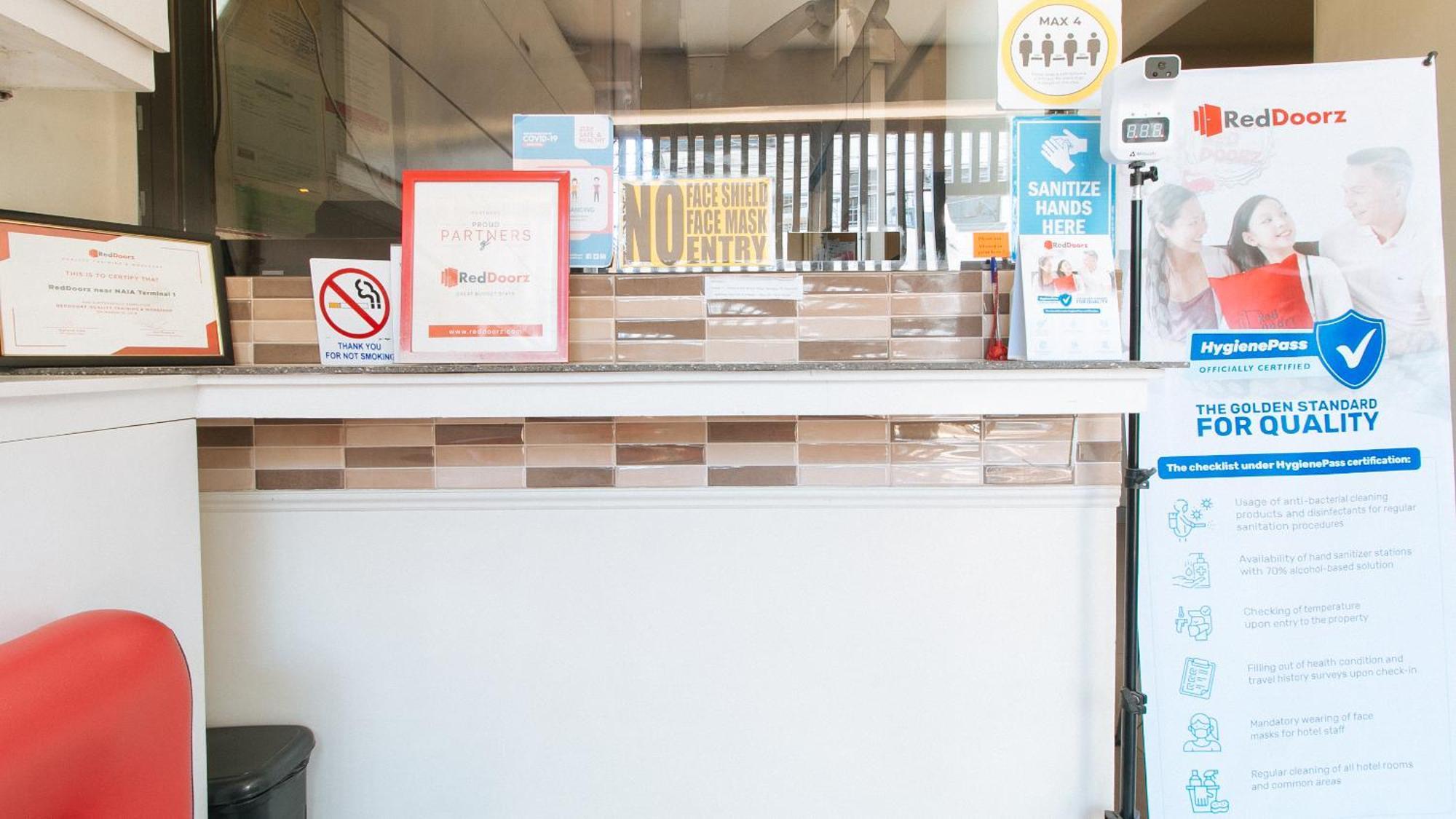 Reddoorz Near Naia Terminal 1 Hotel Paranaque City Ngoại thất bức ảnh